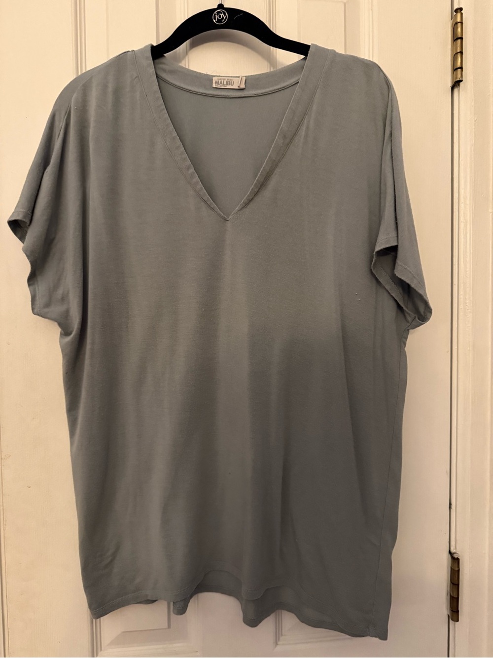 Barefoot Dreams Malibu Women’s V-Neck Tee in Sage